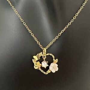 Gold Plated Exuberant Pendant Necklace